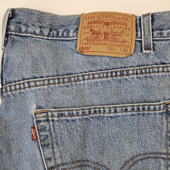 Vintage Levi's 505 Jeans Men 42(40)x32 Light Wash Regular Fit Straight Y2K Denim - Picture 3 of 15